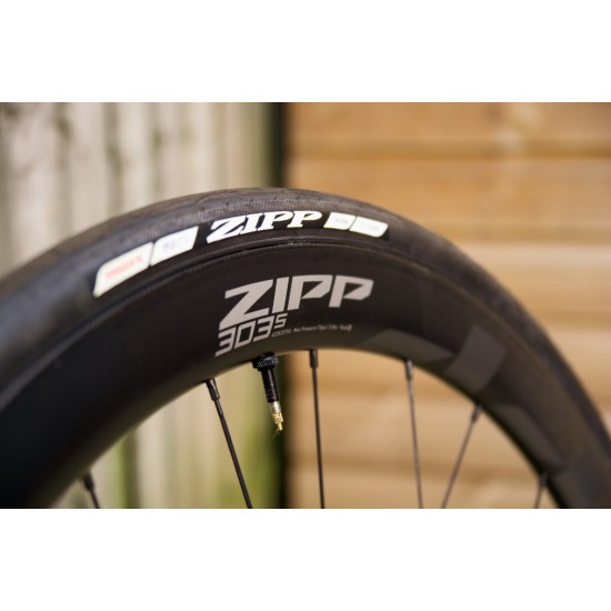 Zipp 303 s carbon deals tubeless disc brake rear wheel